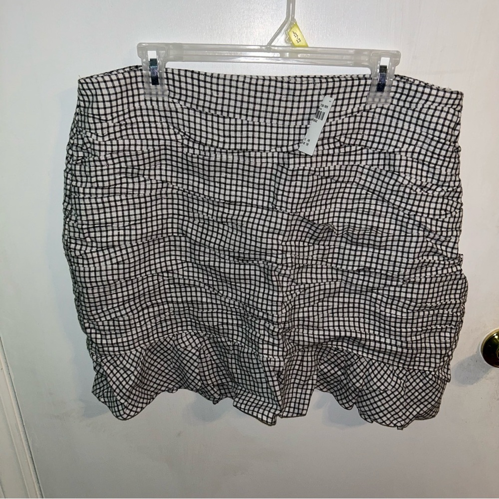 Abercrombie & Fitch Black and White Gingham Ruched Mini Skirt